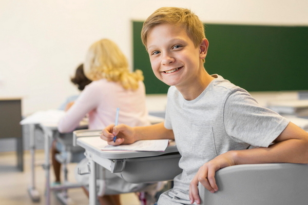 Schüler Gerhard - hat 55 Jahre Zeit zum Ansparen